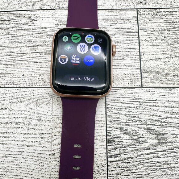 Apple Watch Series 6 (GPS, 44mm) Gold Aluminum Case w/Purple Band, incl. charger - Picture 14 of 16